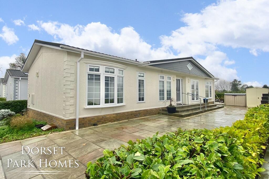 2-bed caravan on Organford Manor Country Park, Poole, Dorset, BH16, £270,000