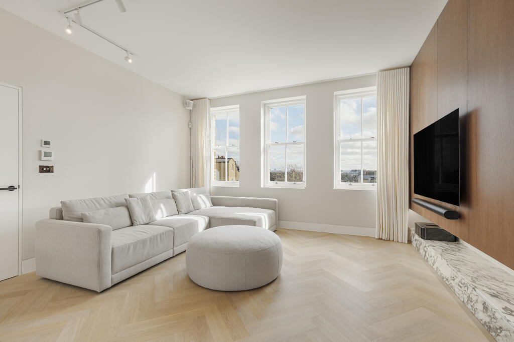 Woodside, London, SW19 - More