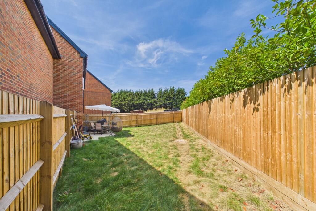 Woodward Lane, Warfield, Berkshire, RG42 - View 4