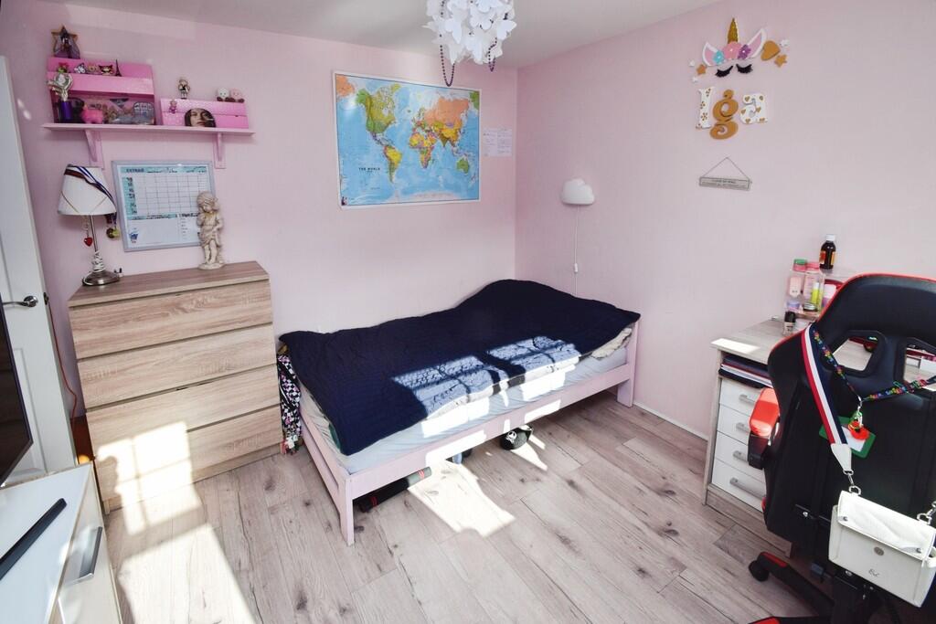 House in Bradford, West Yorkshire - View 5