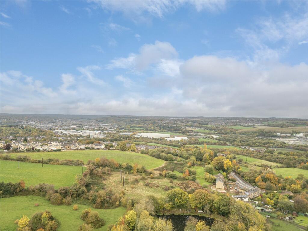 Combs Road, Thornhill, Dewsbury, WF12 photo 3