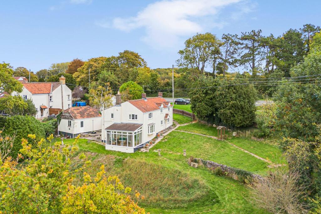 4-bed detached on Gloucester Road, Rudgeway, BS35, £615,000