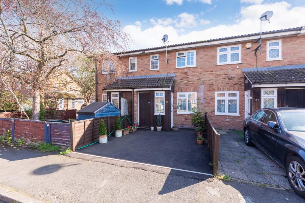 Main image of property: Meadowbrook Close, Colnbrook, SL3