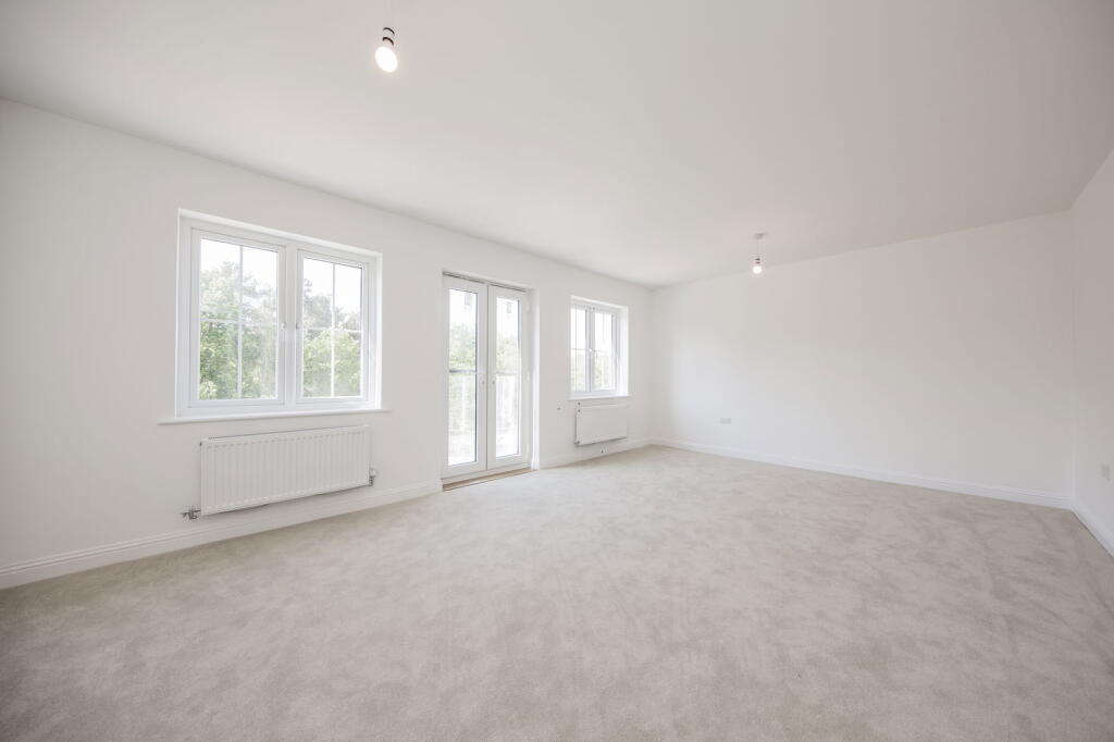 9 Marlowe Close, The Brambles, Crowborough photo 2