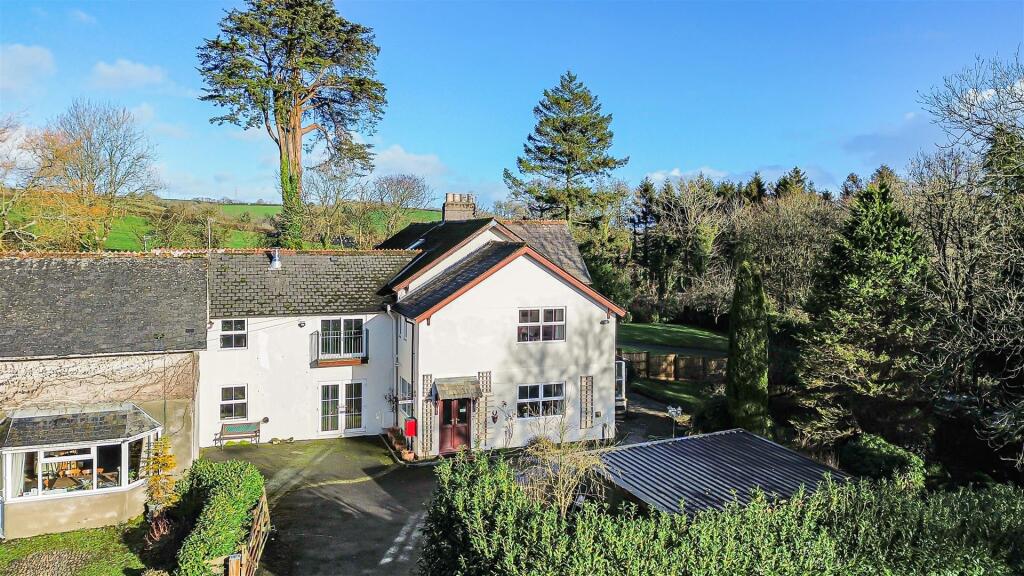 Main image of property: Avonwick, South Brent