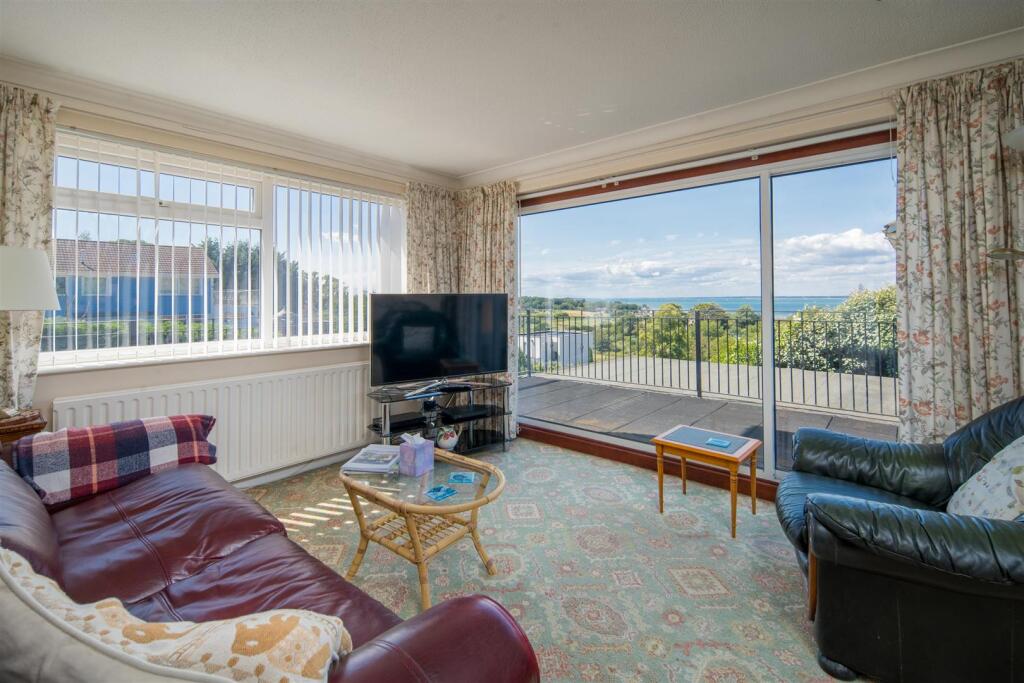 House in Seaview, Nettlestone and Seaview - View 4