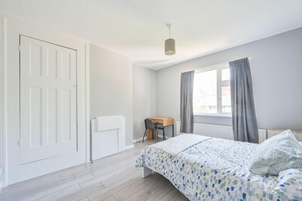 House in London - View 5