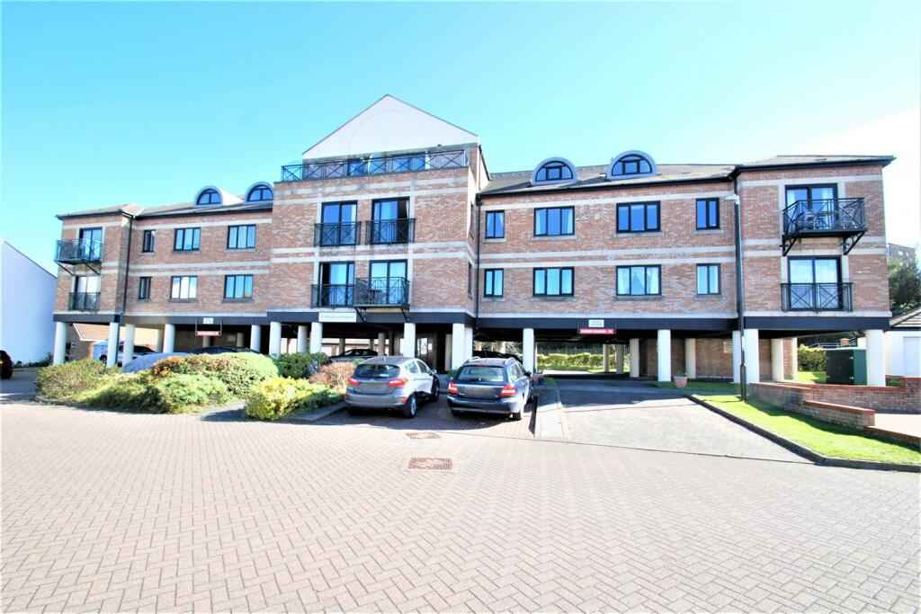 2-bed apartment on Harbour View, South Shields, £169,000