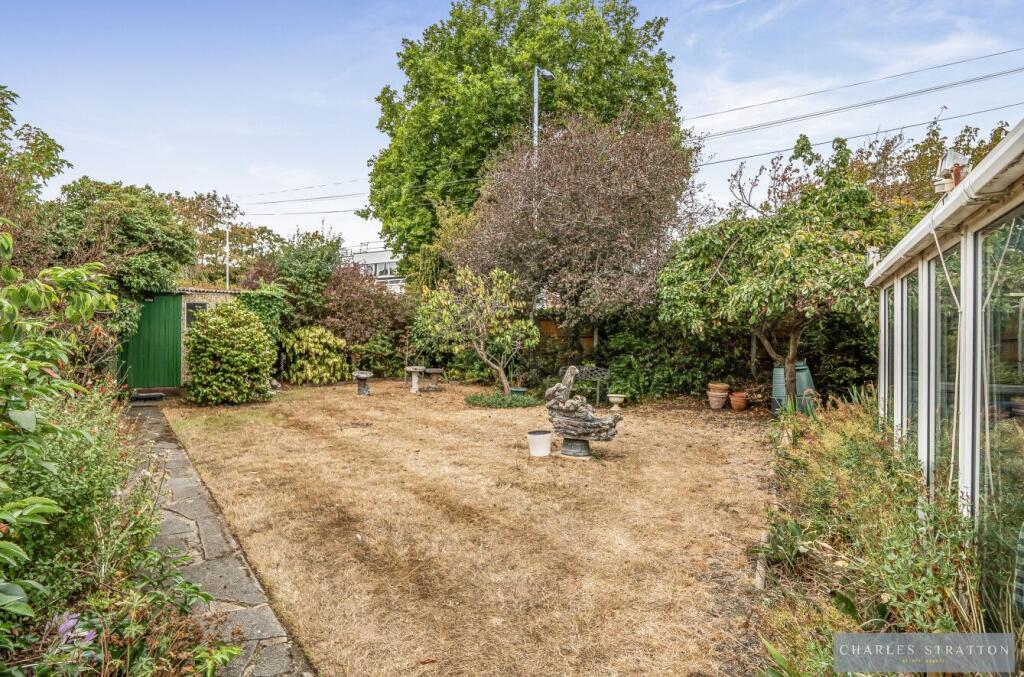 House in London, Gallows Corner, Gidea Park - View 4