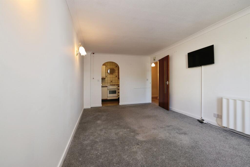 Apartment in Salisbury - View 4
