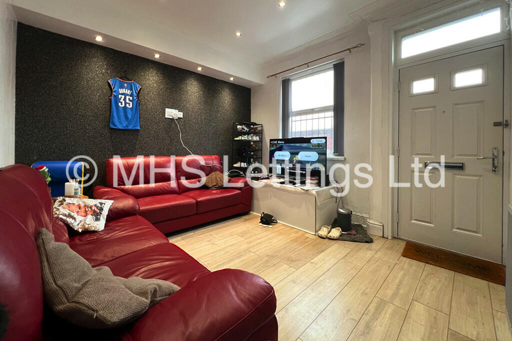 6 bedroom terraced house for rent