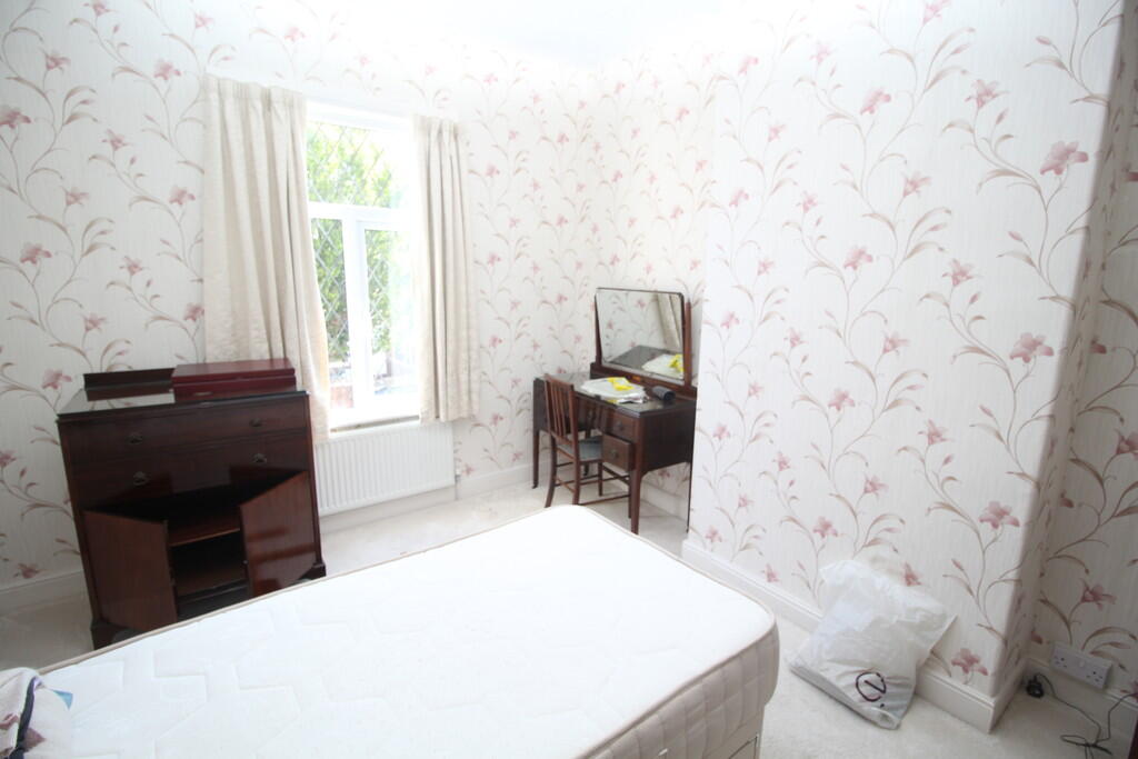 House in Wakefield - View 4