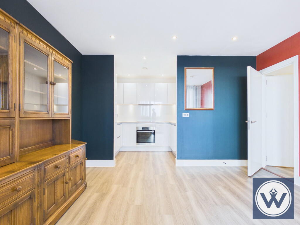Apartment in Southall - View 5