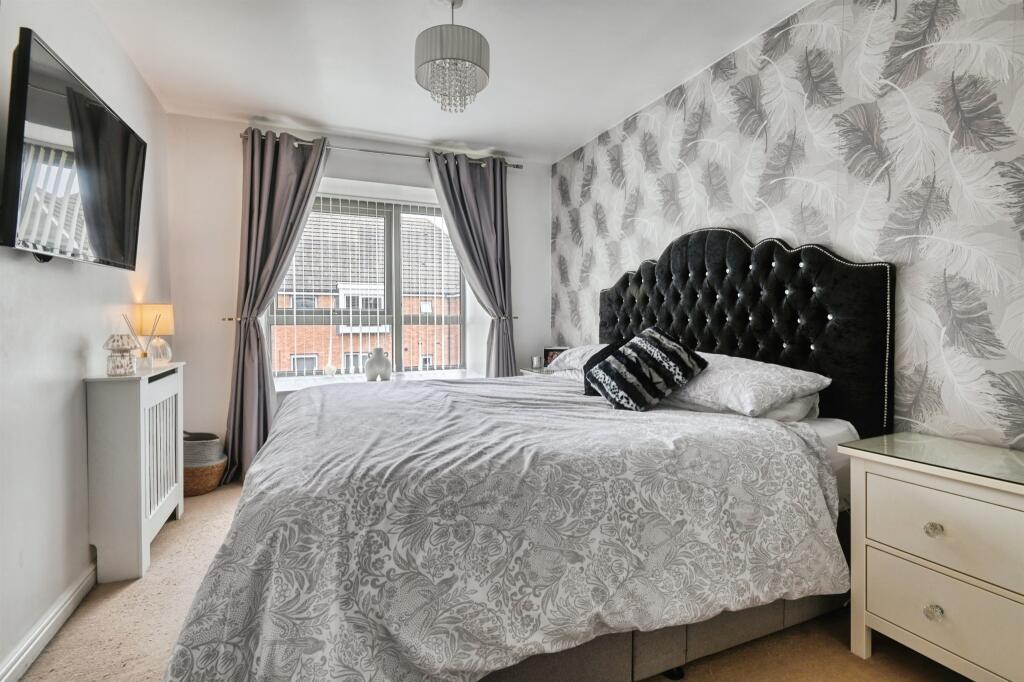 Apartment in Solihull, Chelmsley Wood - More