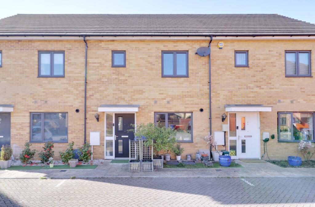 Main image of property: Bumpstead Mead, Aveley, RM15