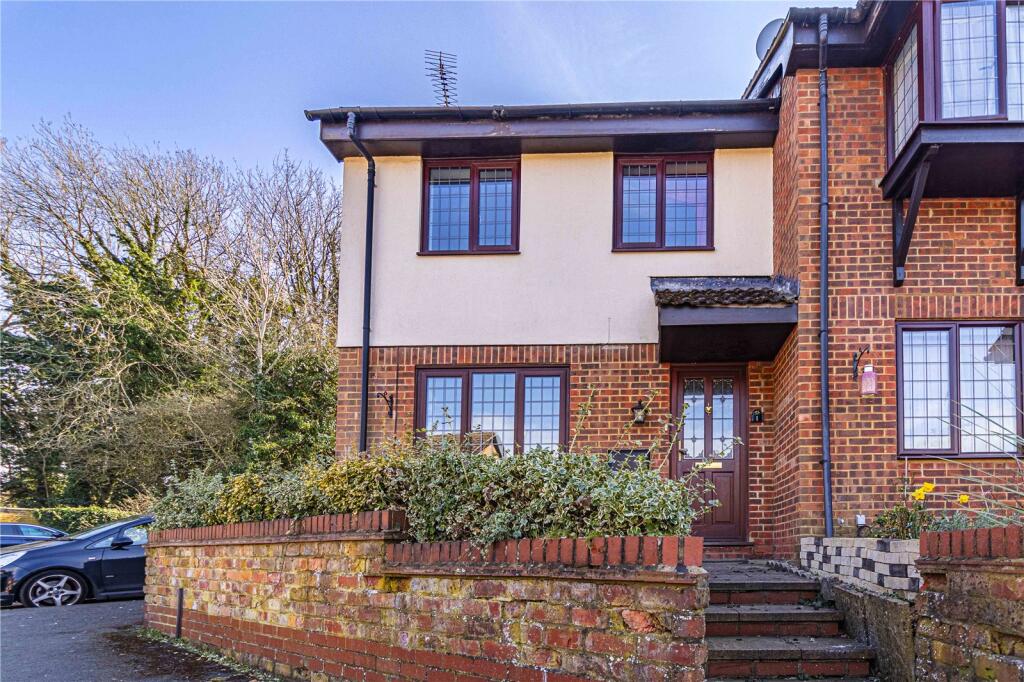 Main image of property: Hunters Oak, Hunters Oak, Hemel Hempstead, Hertfordshire, HP2