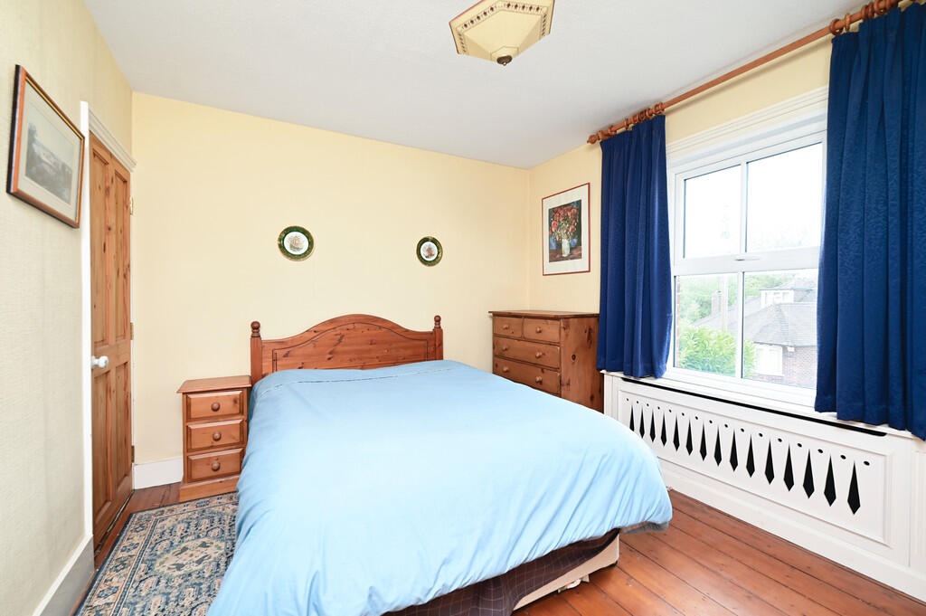 House in Sandhurst - More