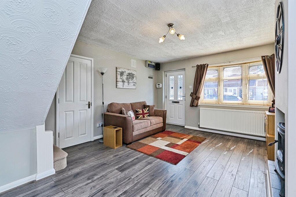 Cecil Drive, Tividale, OLDBURY photo 4