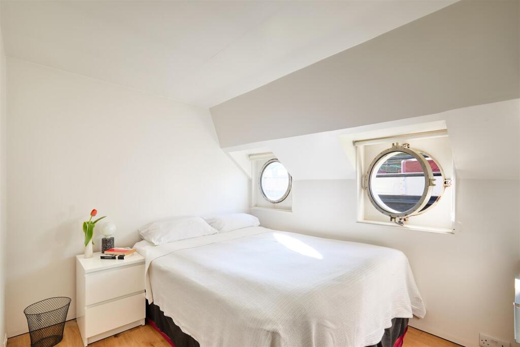2 bedroom house boat for rent