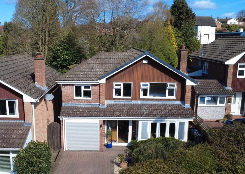 4 bedroom detached house for sale in Gresley Close, Four Oaks, B75