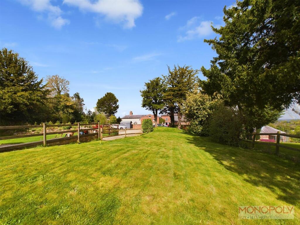 Croeshowell Hill, Rossett, LL12 - View 2