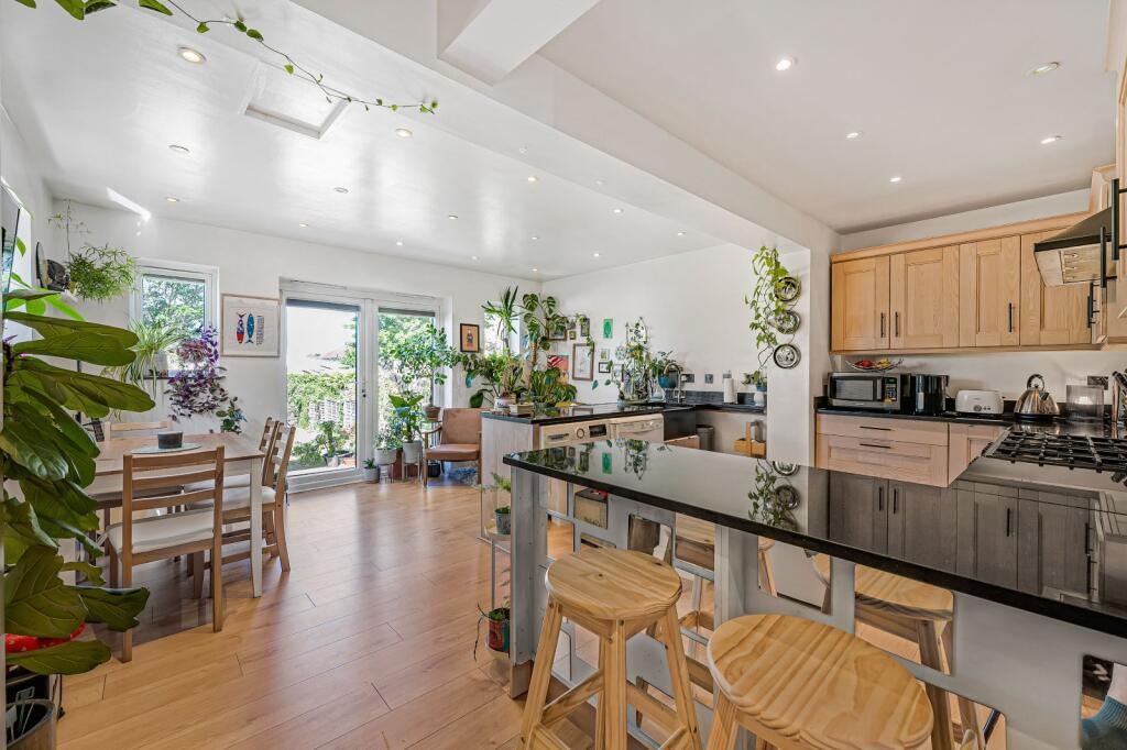 House in London, Royal Borough of Greenwich - View 2