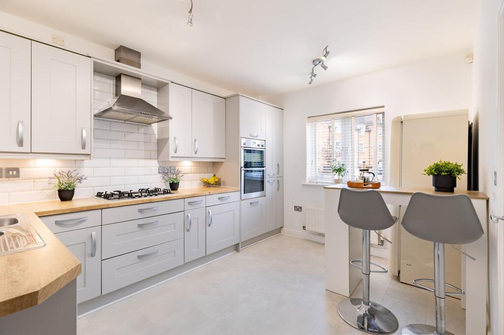 Harewelle Way, Harrold, MK43 photo 2