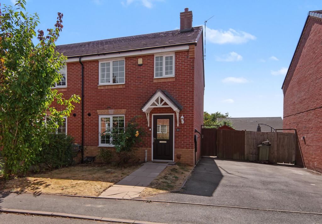 3-bed terraced on St. Laurence Close, Meriden, CV7, £350,000