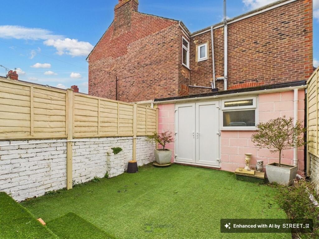 House in Portsmouth, Milton - More