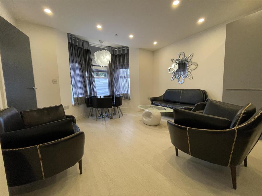 Main image of property: Richmond Parc, Richmond Road, Cardiff