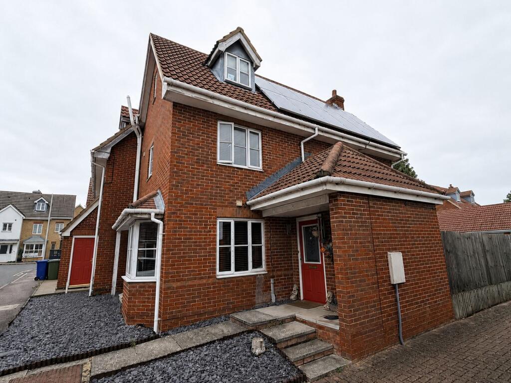 Main image of property: Norfolk Place, Chafford Hundred
