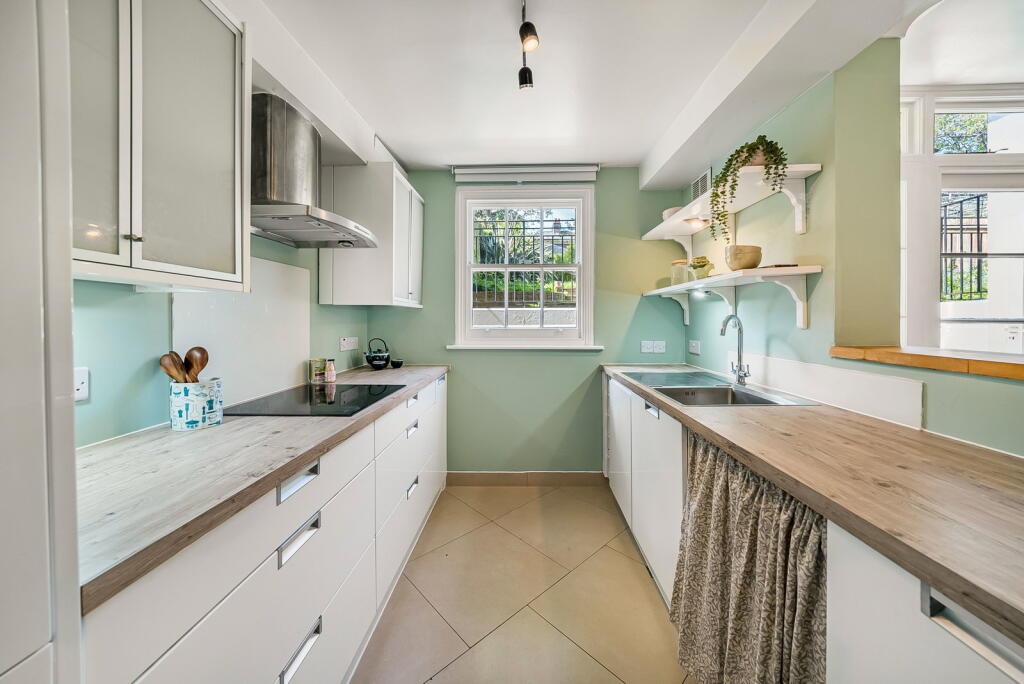 Cavendish Terrace, E3 - View 6
