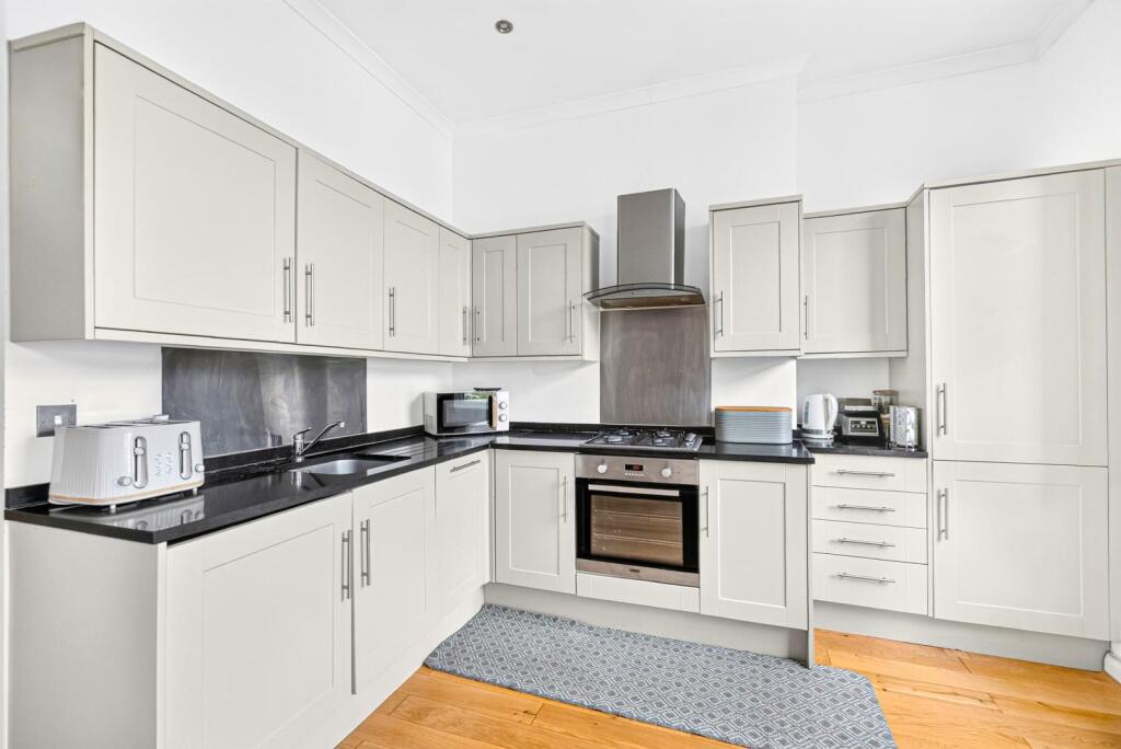 Apartment in London - View 2