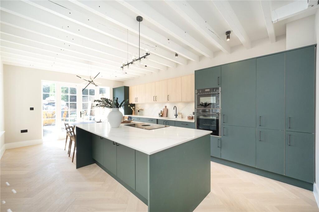 House in London - View 2