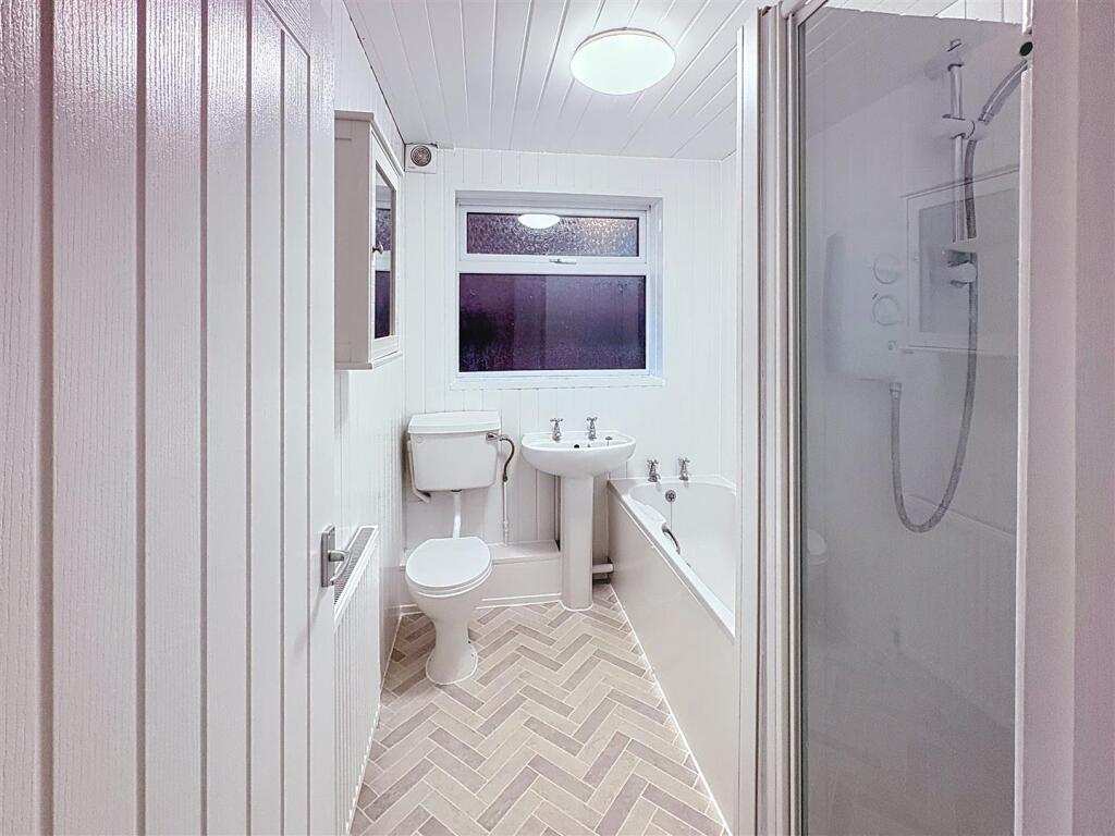 Apartment in Coventry - More