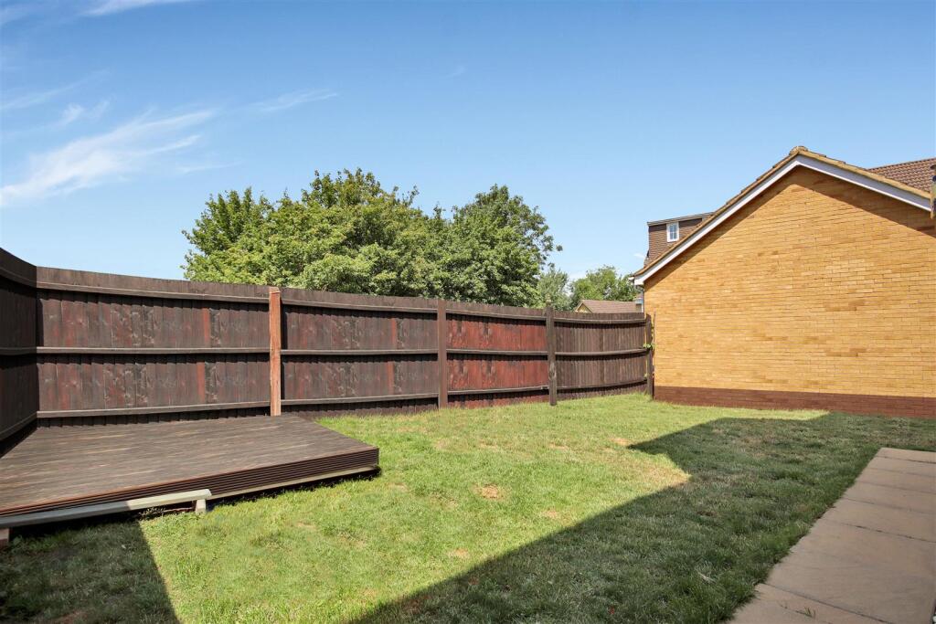 House in Rushden, North Northamptonshire - View 2