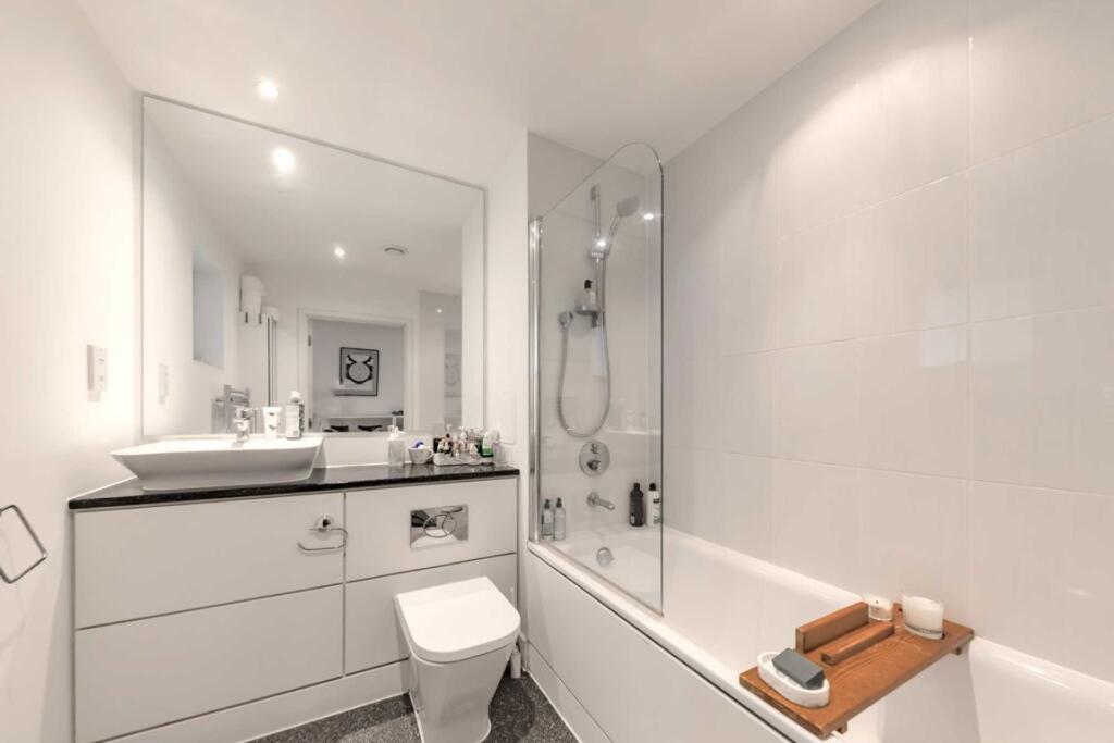 Apartment in London - More