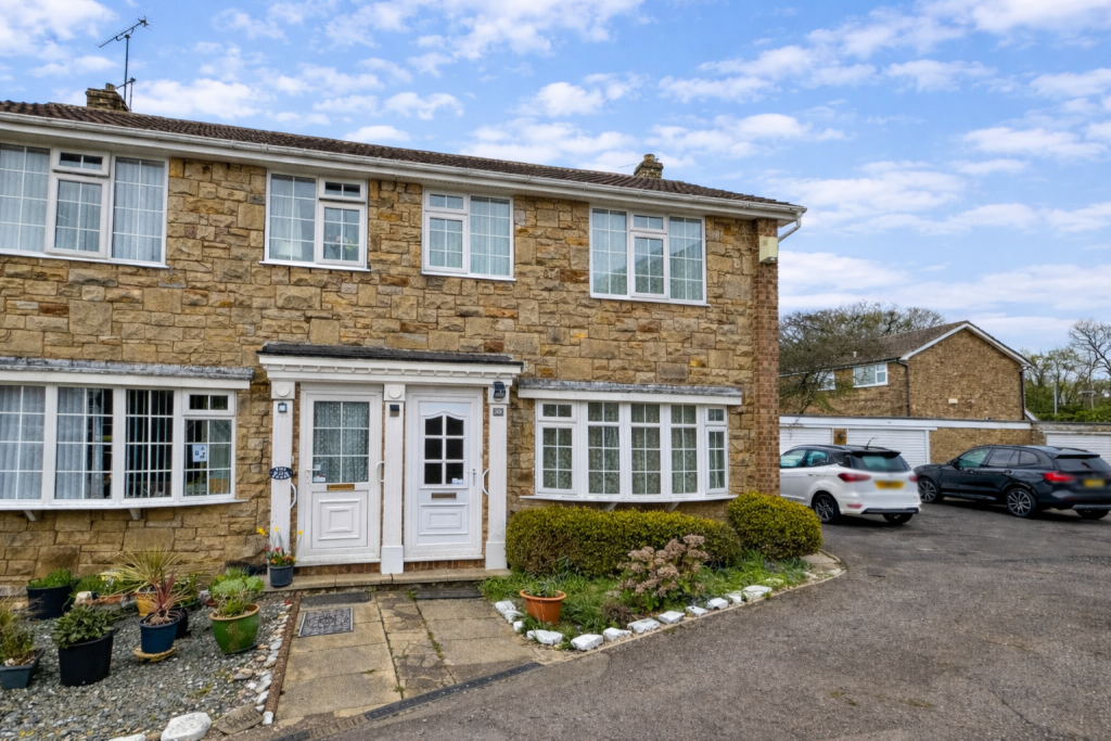 2-bed terraced on Wetherby ~ The Chase, LS22, £250,000