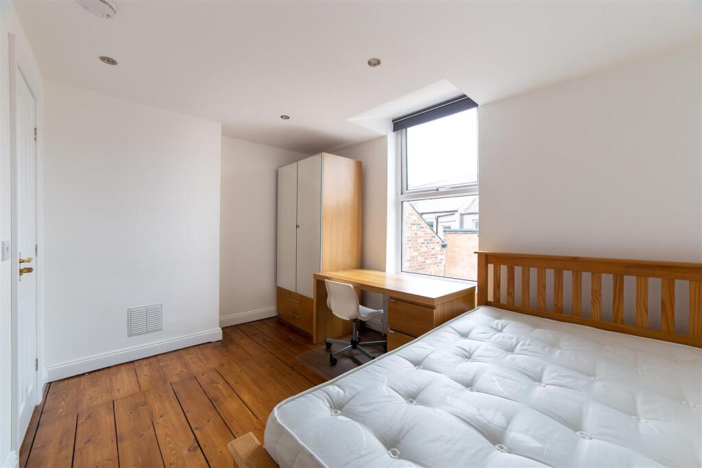House in Newcastle upon Tyne - More