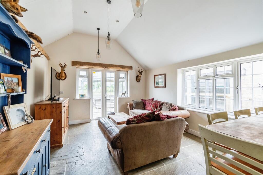 House in Bath, Southwick - View 4