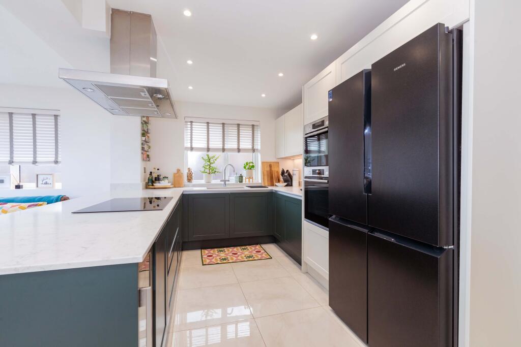 House in Slough - View 4
