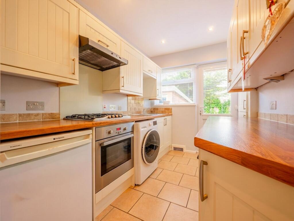 Ardley Way, Rayleigh, SS6 photo 4