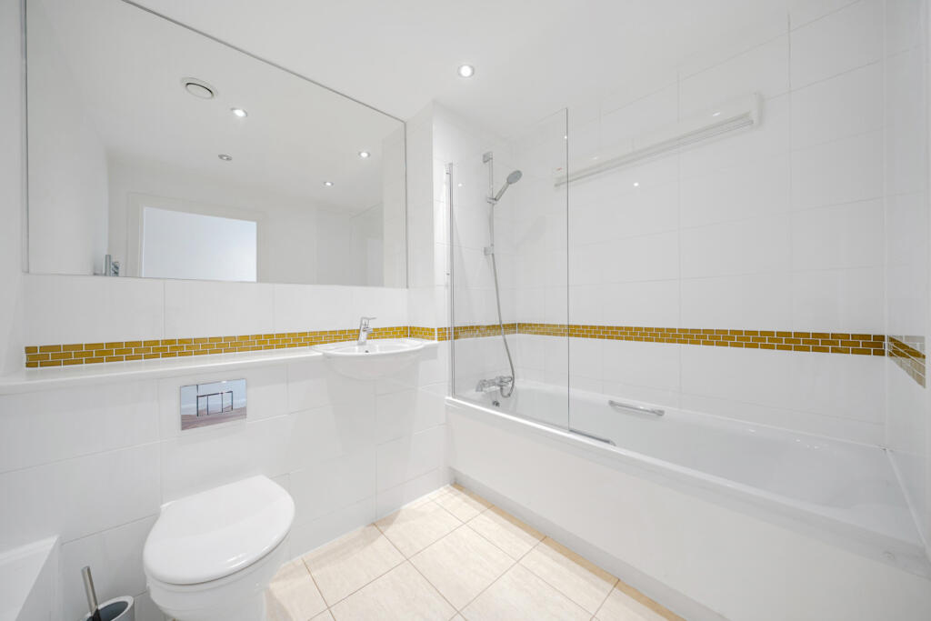 Apartment in London - View 5