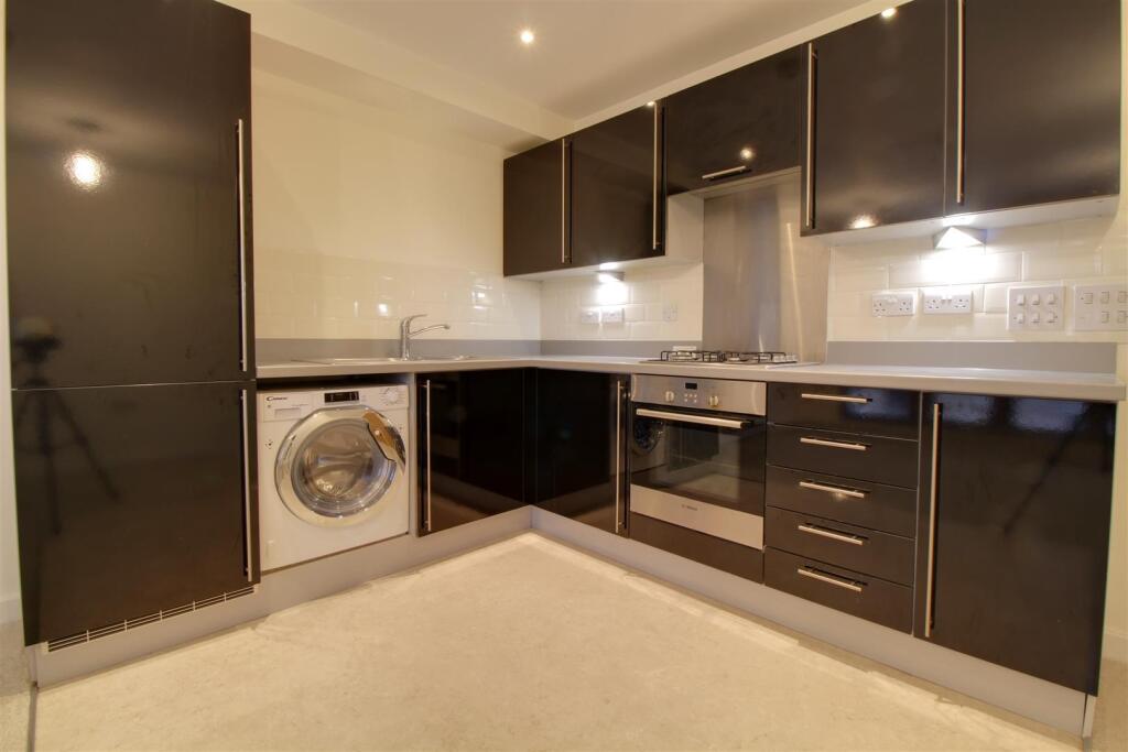 Apartment in Gloucester, Kings Barton - View 5