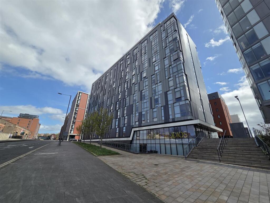 1-bed flat on Parliament Street, Liverpool, £60,000