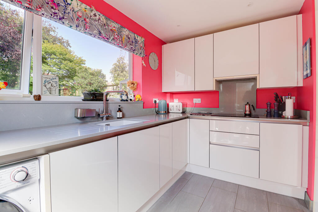 House in St Albans, Redbourn - View 3