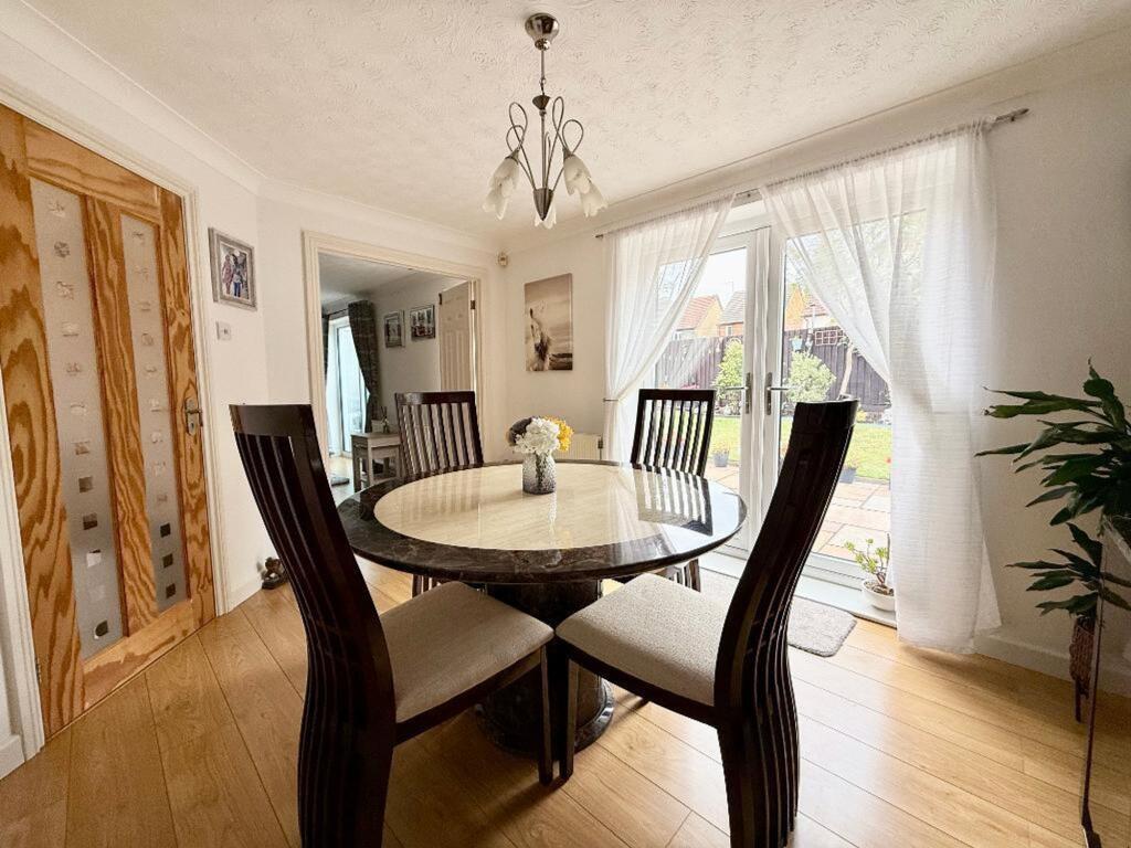 House in Luton, Central Bedfordshire - View 5