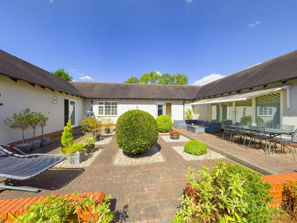 House in Nottingham, Burton Joyce - View 2