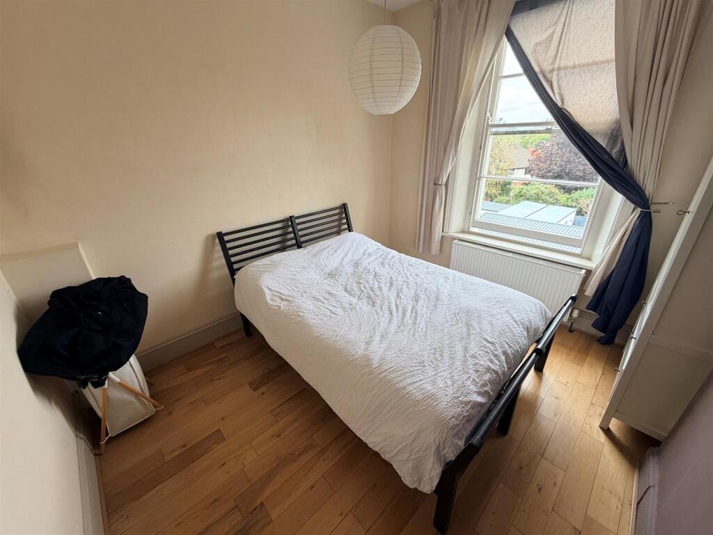 Apartment in Cheltenham, Warden Hill, Tivoli - More