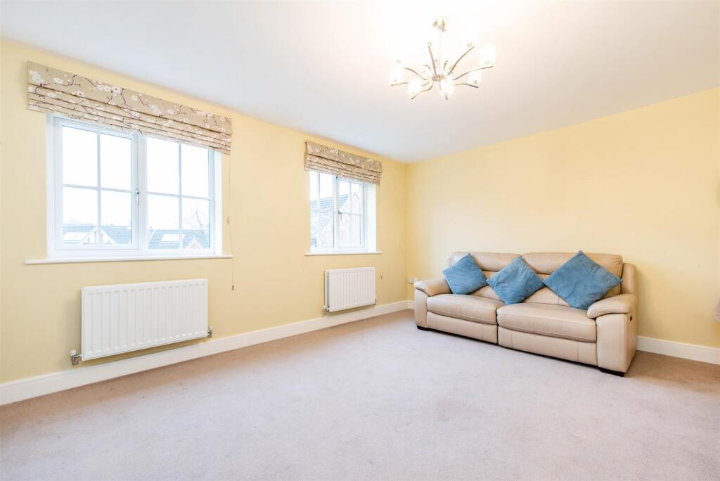 Duxbury Manor Way, Chorley photo 4